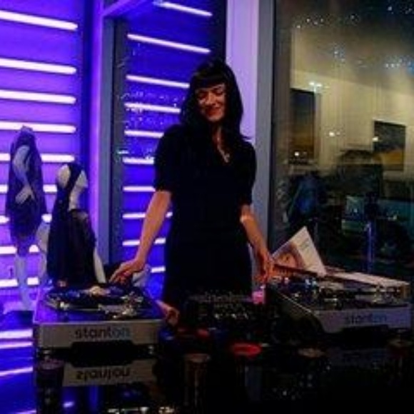 Meet your Posher, Lisa - Picture 5 of 8